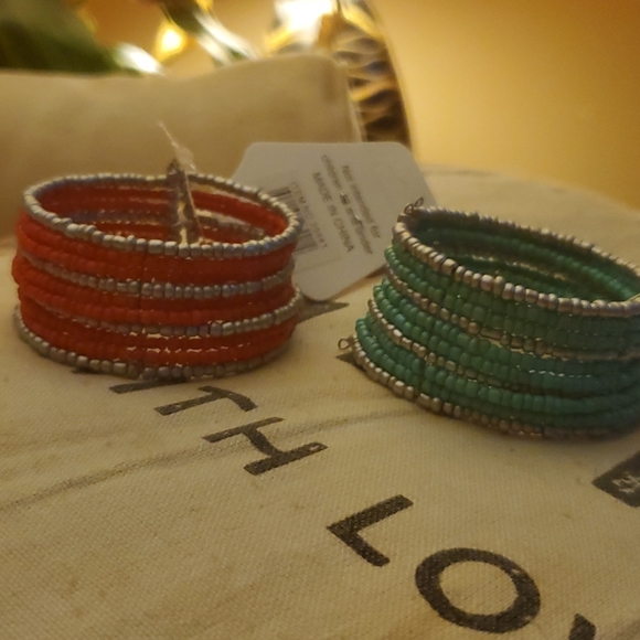 Seed beaded, style in handwired cuff bracelet - Picture 2 of 7